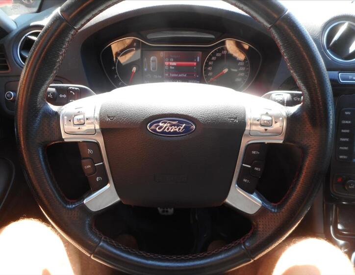 Ford S-MAX 11