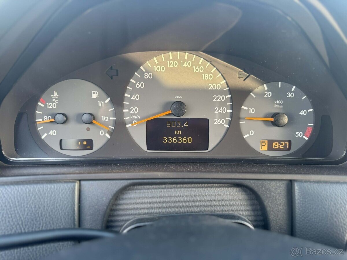 Mercedes-Benz Ostatní Sedan / Limuzína 0,0 145 kw