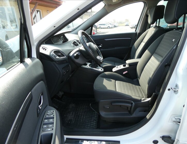 Renault Scénic MPV 1,5 l 81 kw