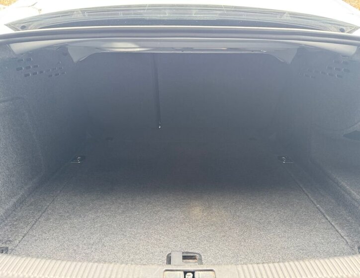 Audi A4 Sedan / Limuzína 1,8 l 88 kw