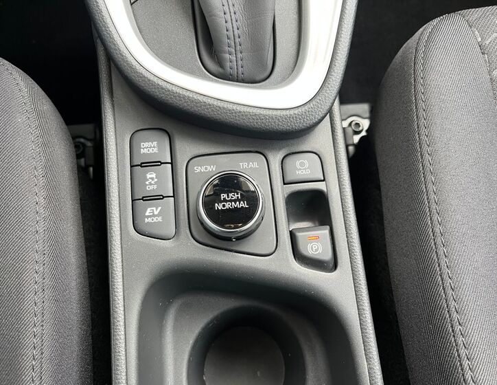 Toyota Yaris Cross 25