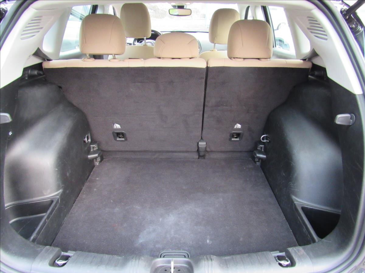 Jeep Compass SUV 1,4 l 103 kw