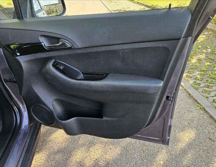 Chevrolet Orlando 28