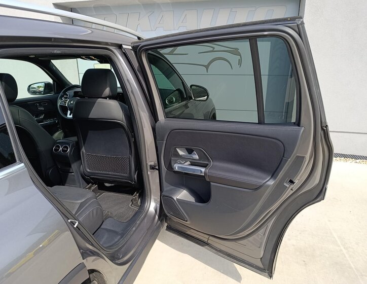 Mercedes-Benz GLB SUV / Terénní 1,3 l 120 kw