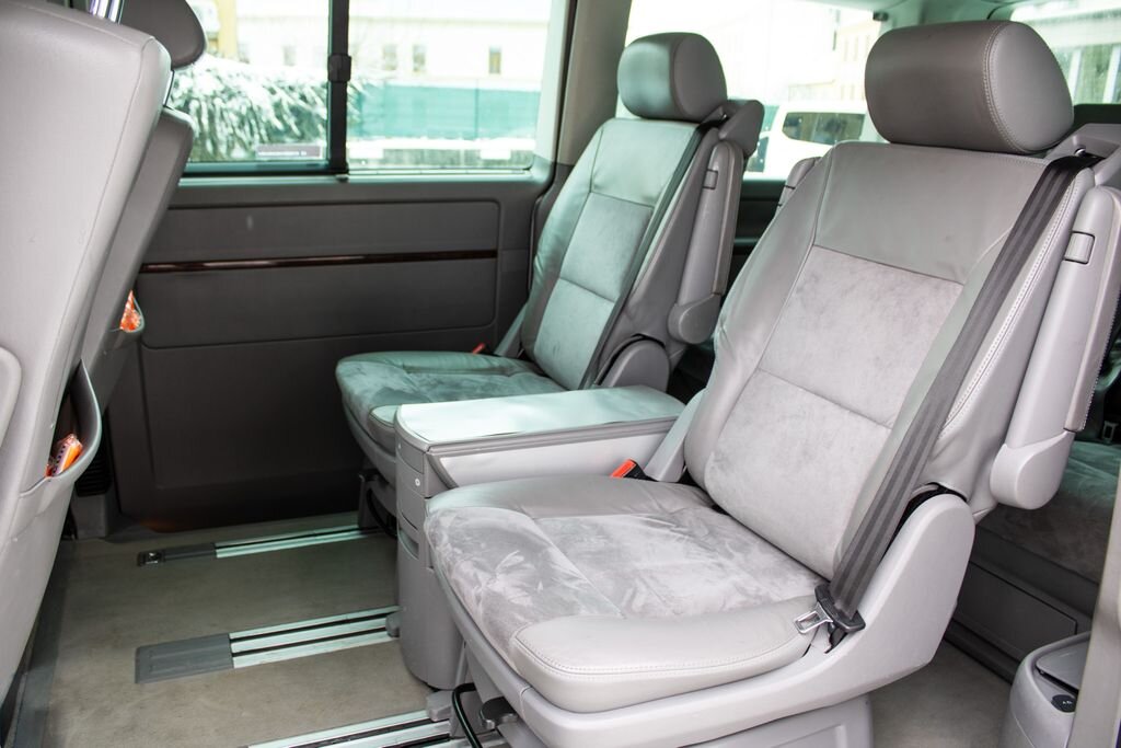 Volkswagen Ostatní VAN-Minibus 2,5 l 128 kw