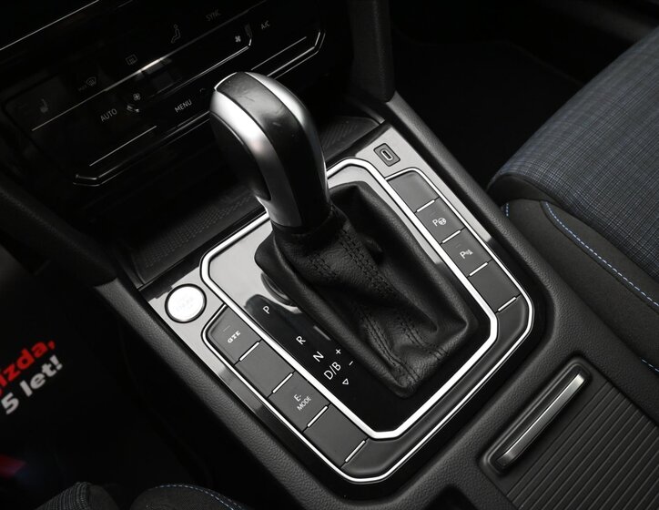 Volkswagen Passat Kombi 1,4 l 115 kw