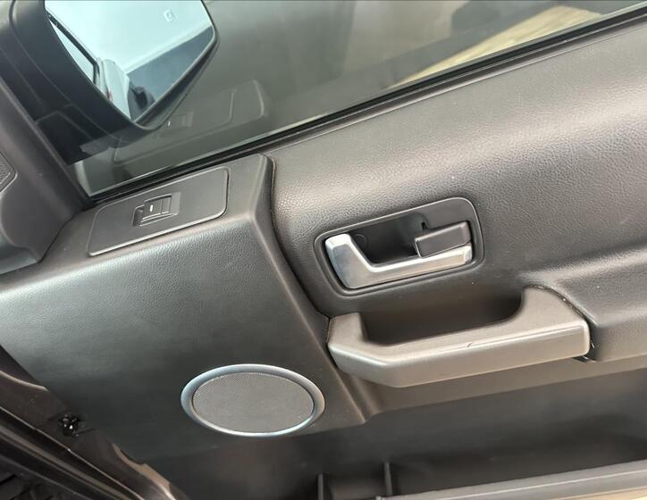 Land Rover Discovery 27