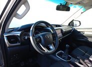 Toyota Hilux 9