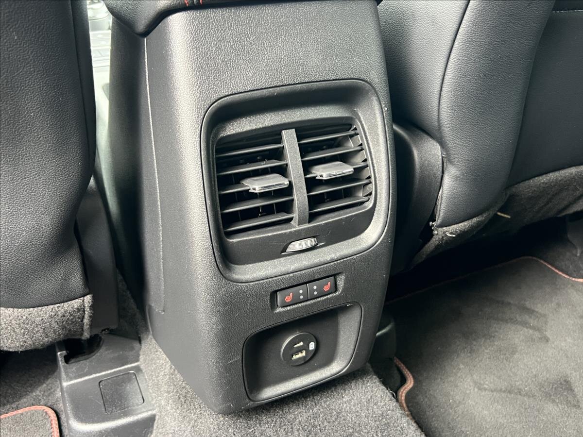 Ford Kuga SUV / Terénní 2,0 l 140 kw