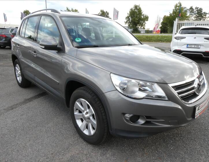 Volkswagen Tiguan 1