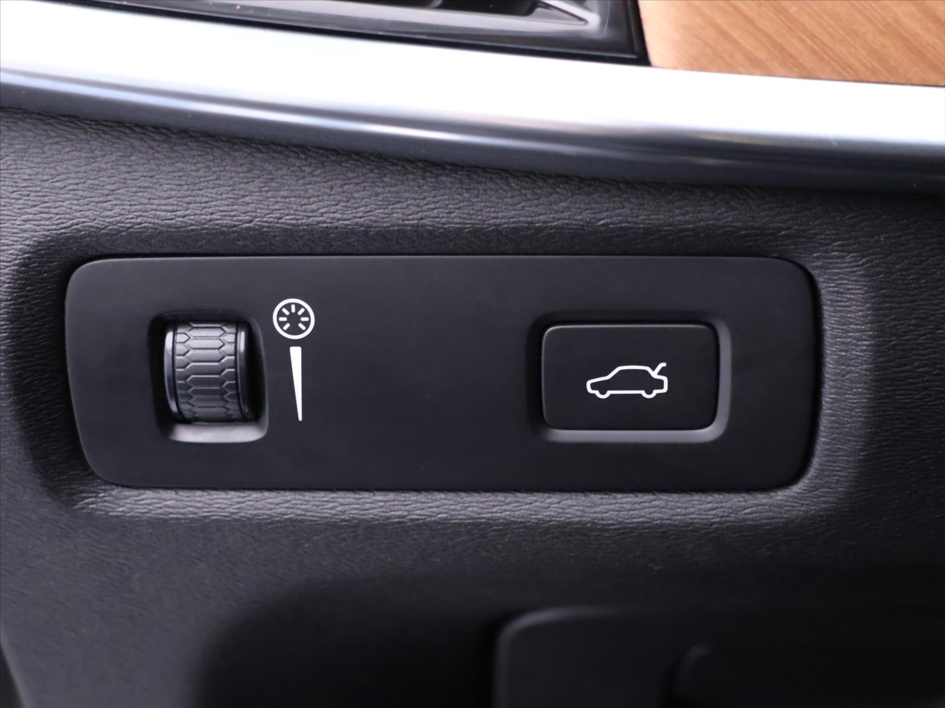 Volvo V90 Kombi 2,0 l 173 kw