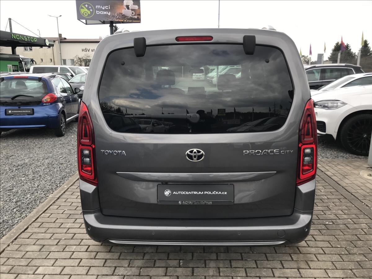 Toyota ProAce Kombi 1,5 l 96 kw