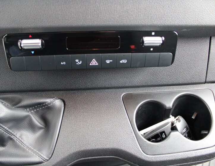 Mercedes-Benz Sprinter 12