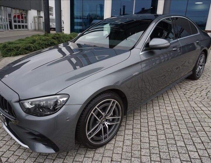Mercedes-Benz Třídy E Sedan / Limuzína 3,0 l 320 kw