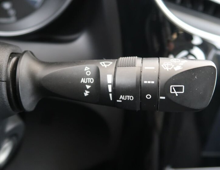 Toyota Auris Kombi 1,6 l 97 kw