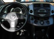 Toyota RAV4 8