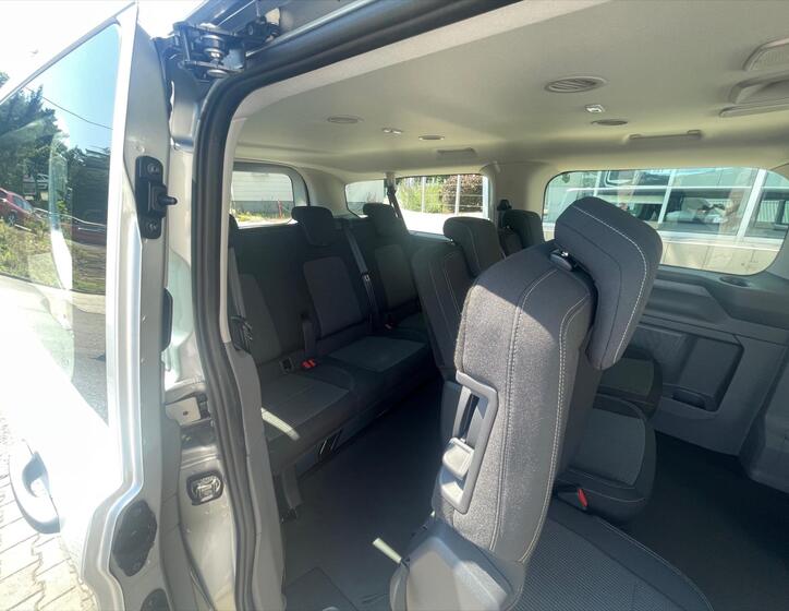 Volkswagen Caravelle 13