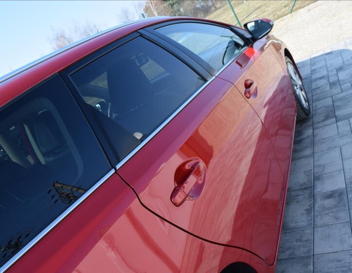 Toyota Auris Kombi 1,2 l 85 kw