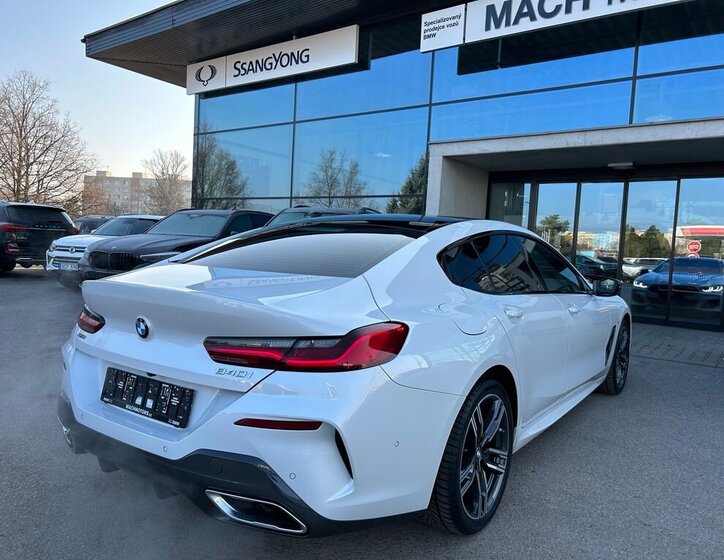 BMW Řada 8 Sedan / Limuzína 3,0 l 245 kw