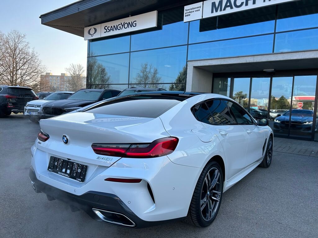 BMW Řada 8 Sedan / Limuzína 3,0 l 245 kw
