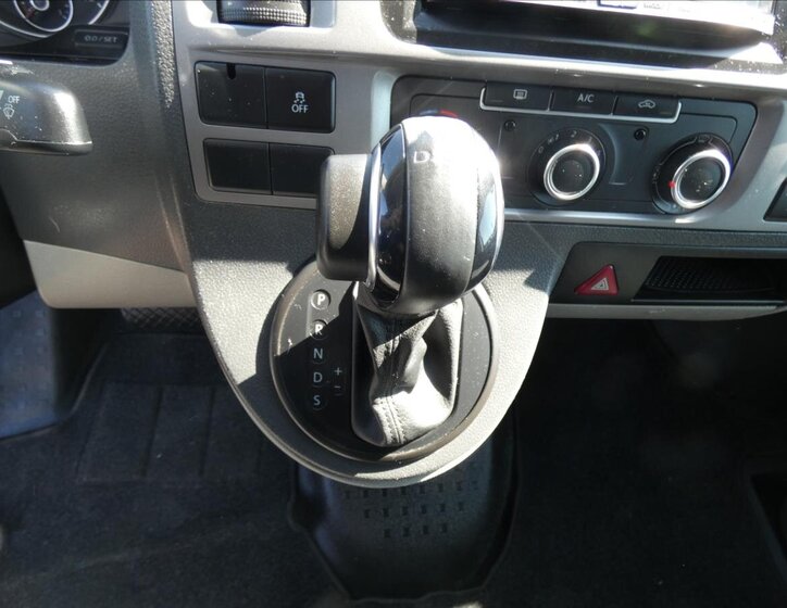 Volkswagen Transporter Skříň 2,0 l 103 kw