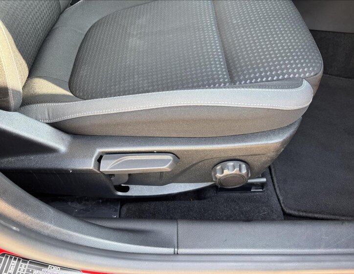 Ford Focus Kombi 999,0 92 kw