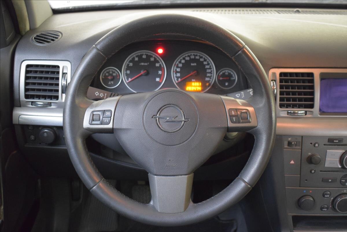 Opel Vectra Liftback 1,8 l 103 kw
