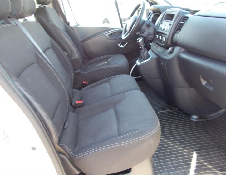 Renault Trafic 19