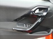 Peugeot 208 Hatchback 1,2 l 61 kw