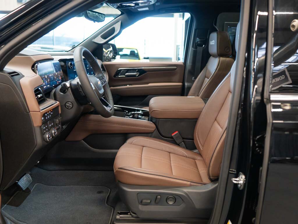 Chevrolet Suburban SUV 6,2 l 313 kw