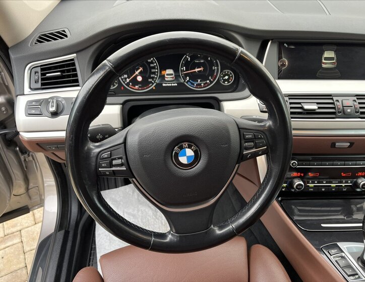 BMW Řada 5 Sedan 3,0 l 190 kw