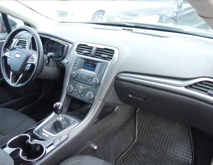 Ford Mondeo Liftback 2,0 l 110 kw