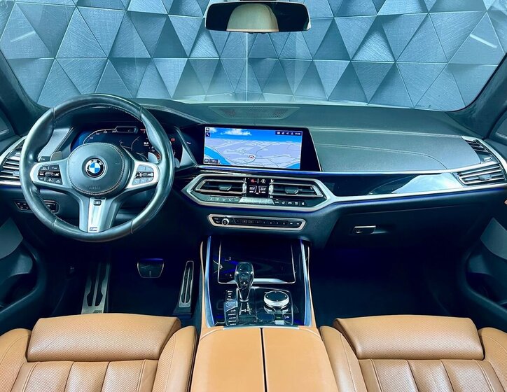 BMW X7 SUV / Terénní 3,0 l 250 kw