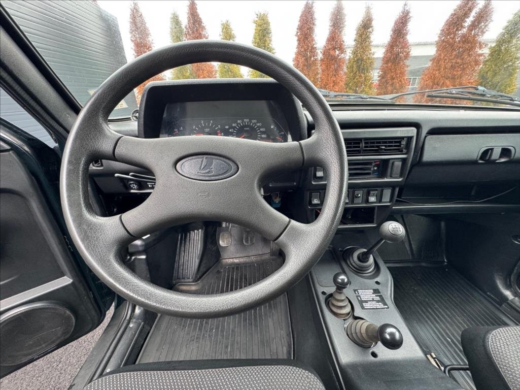 Lada Niva SUV / Terénní 1,7 l 61 kw