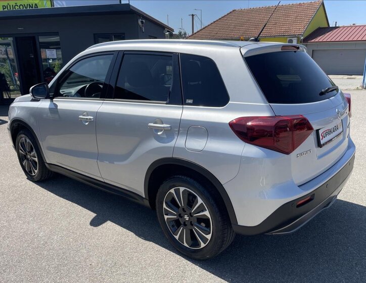 Suzuki Vitara SUV 1,4 l 103 kw