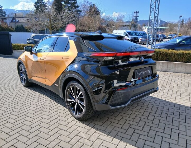 Toyota C-HR SUV / Terénní 2,0 l 112 kw