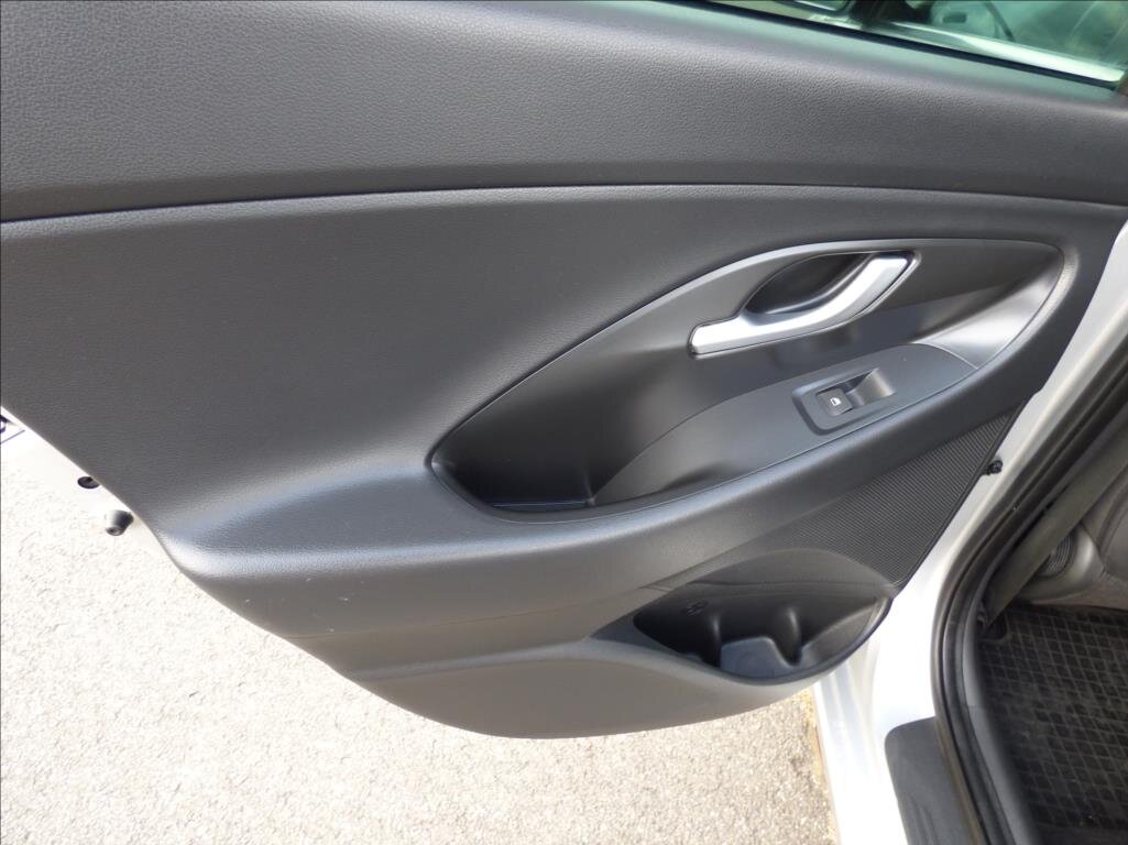 Hyundai i30 Liftback 1,6 l 100 kw