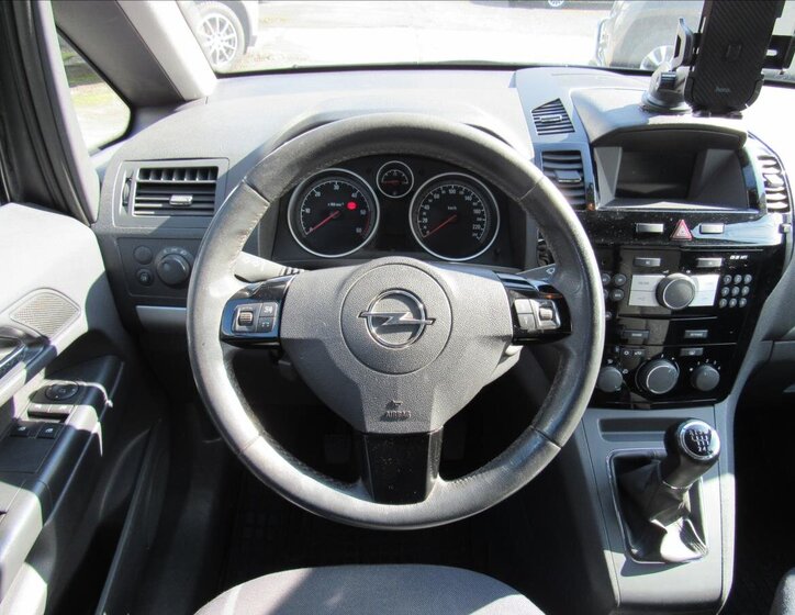 Opel Zafira Kombi 1,7 l 81 kw