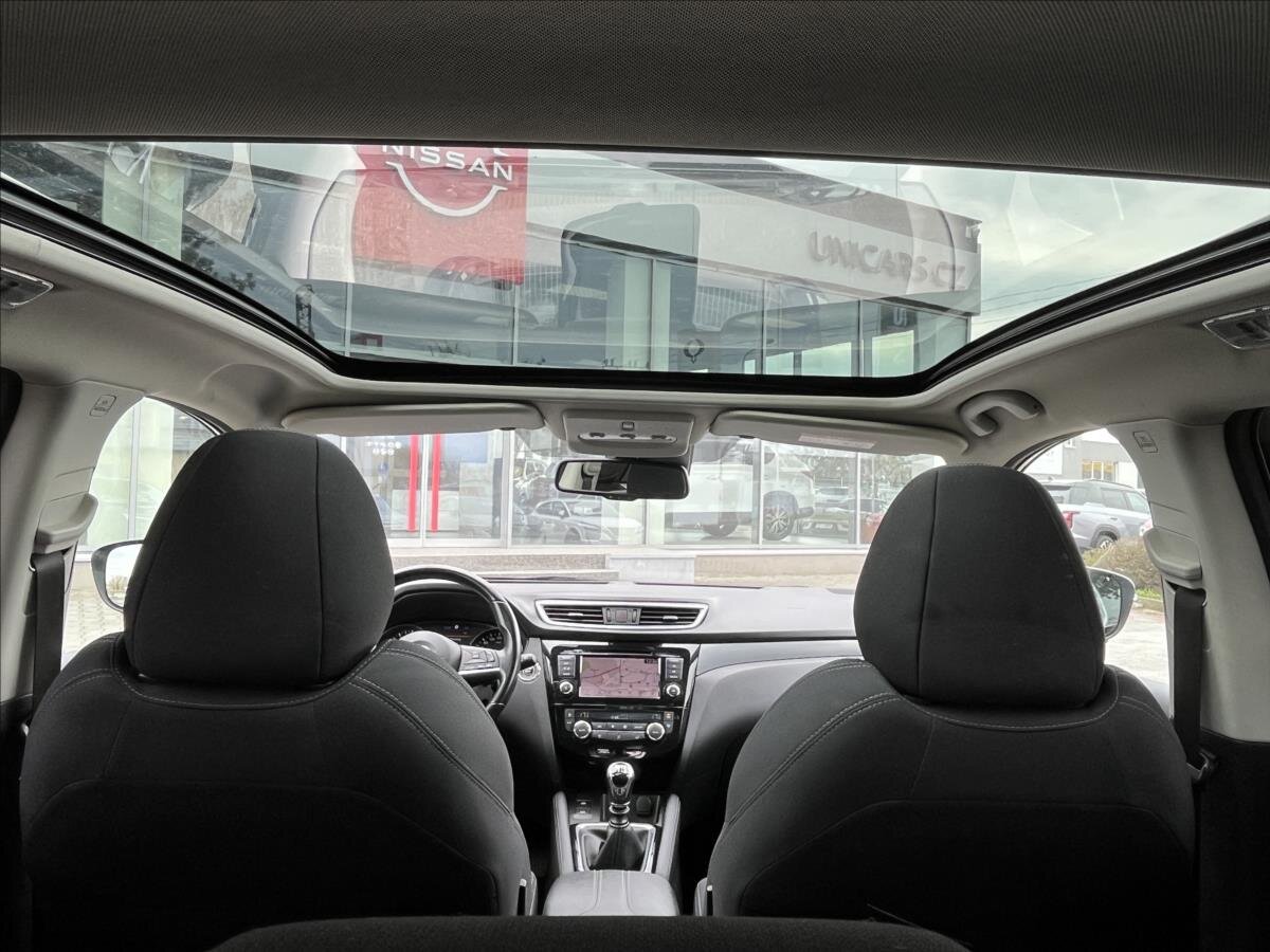 Nissan Qashqai SUV / Terénní 1,3 l 103 kw