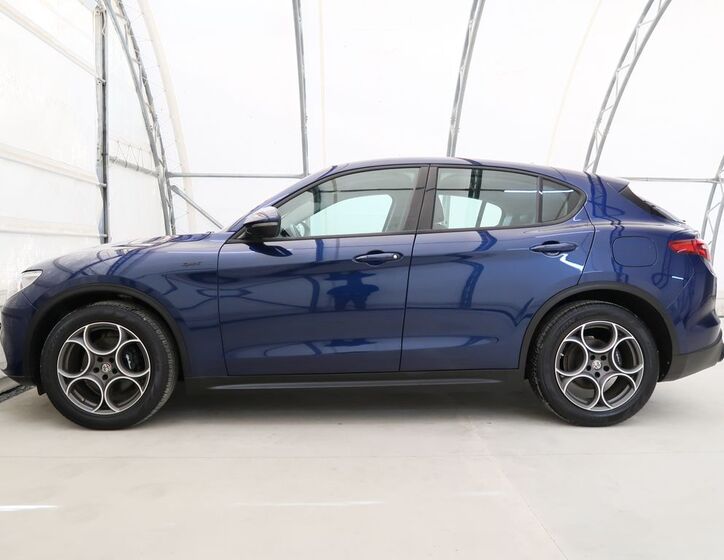 Alfa Romeo Stelvio 11