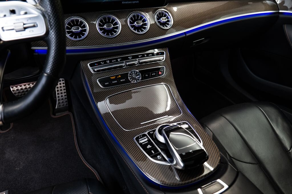 Mercedes-Benz CLS Sedan 3,0 l 320 kw