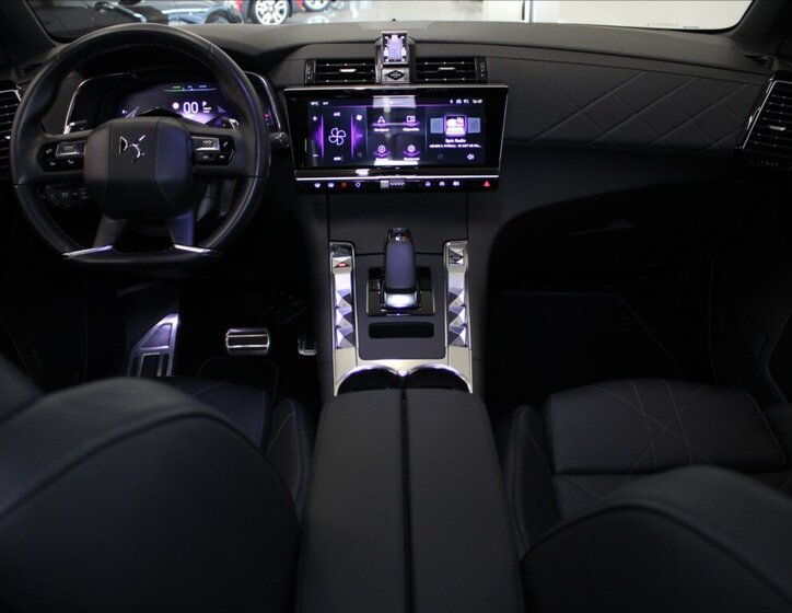 DS Automobiles DS7 Crossback SUV / Terénní 1,6 l 221 kw