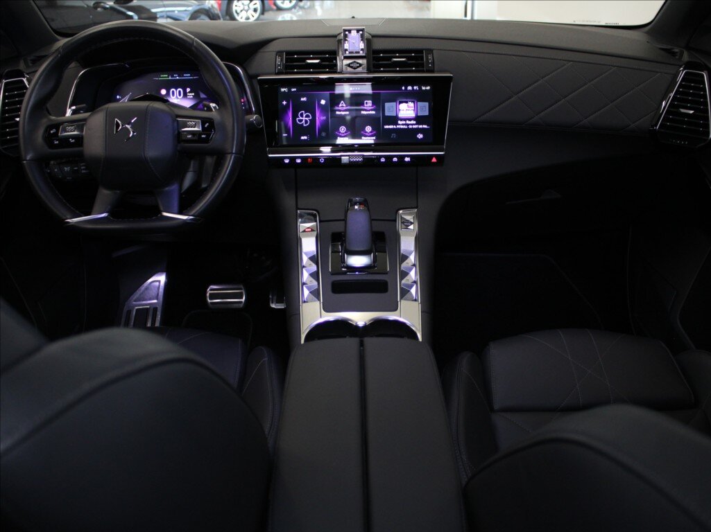 DS Automobiles DS7 Crossback SUV / Terénní 1,6 l 221 kw