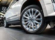 Cadillac Escalade 43