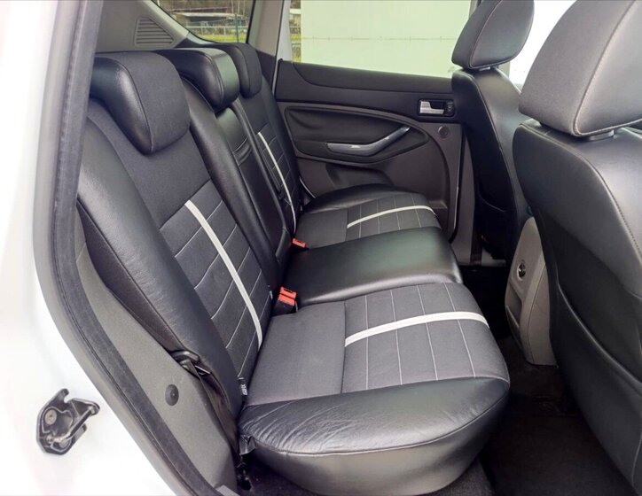 Ford Kuga SUV 2,0 l 120 kw