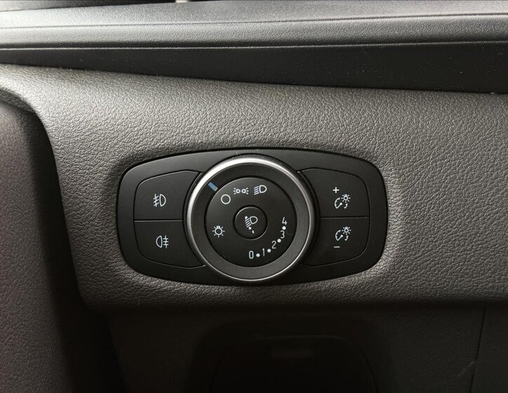 Ford Transit Custom Skříň 2,0 l 77 kw