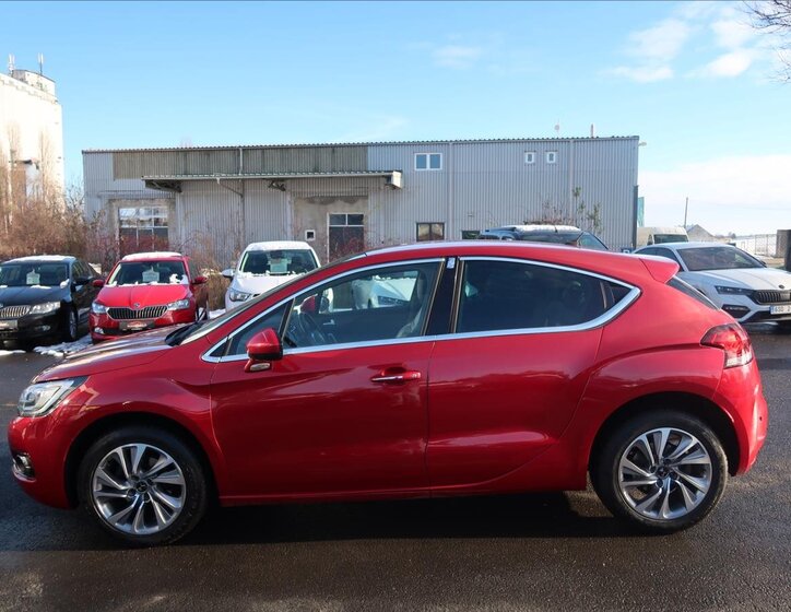 DS Automobiles DS4 6