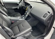 Volvo XC60 SUV 2,4 l 140 kw
