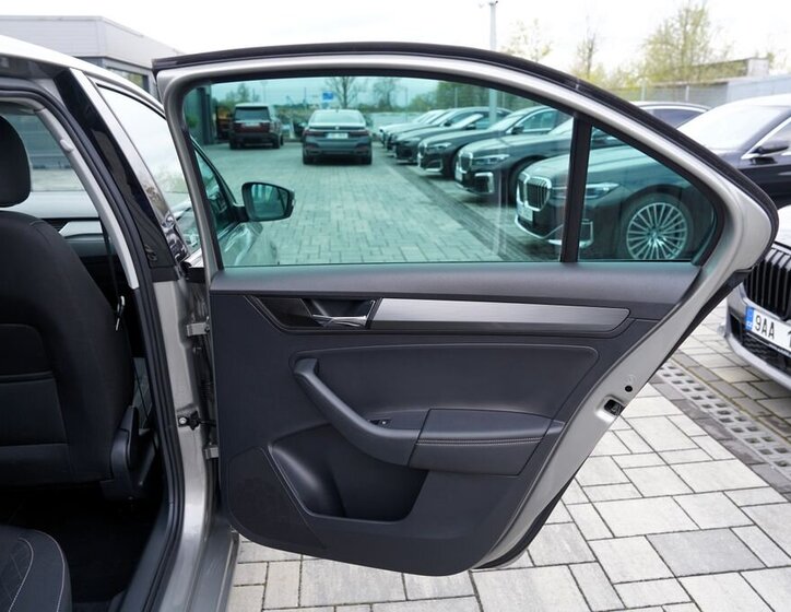 Škoda Rapid Sedan / Limuzína 999,0 70 kw