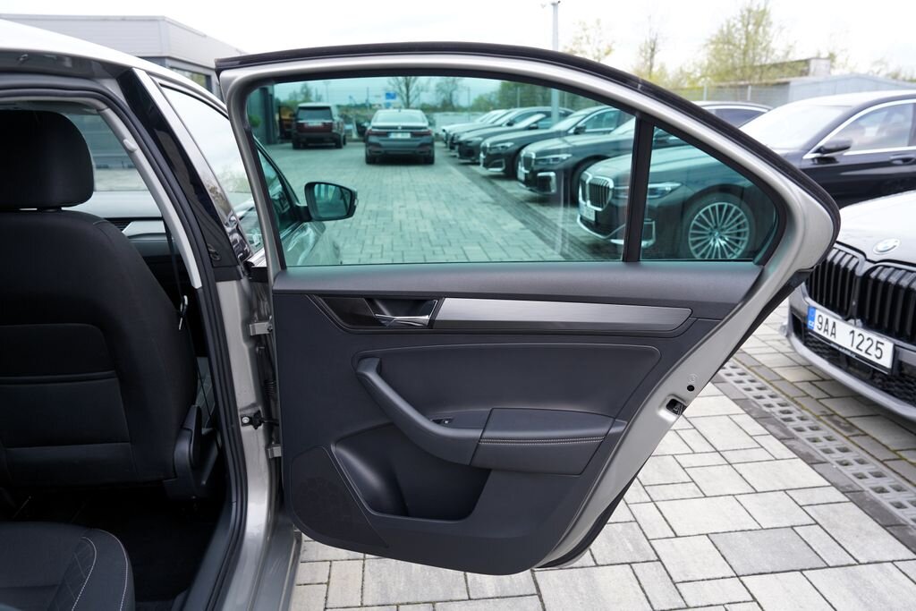 Škoda Rapid Sedan / Limuzína 999,0 70 kw